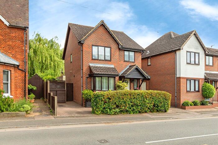 3 Bedroom Link Detached House For Sale In Letchmore Road, Stevenage, SG1