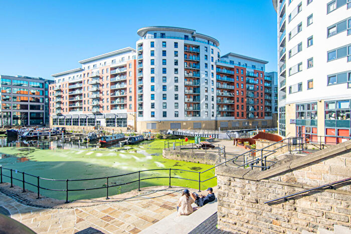 2 Bedroom Flat For Sale In Magellan House, Armouries Way, Leeds, LS10