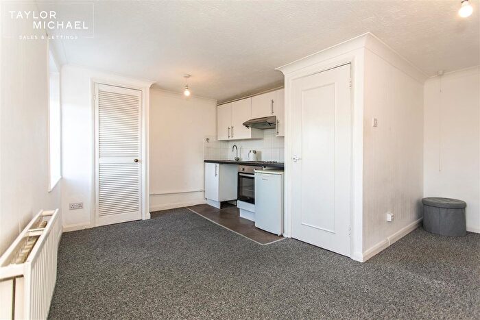 Studio To Rent In Pavilion Parade, Brighton, BN2