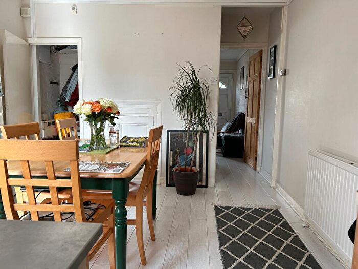 2 Bedroom Terraced House To Rent In Brunswick Street, Reading, RG1