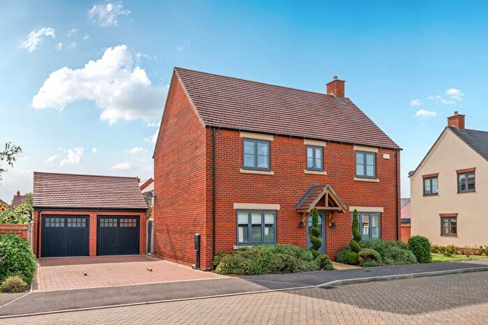 4 Bedroom Detached House For Sale In Stanton Harcourt, Witney, OX29