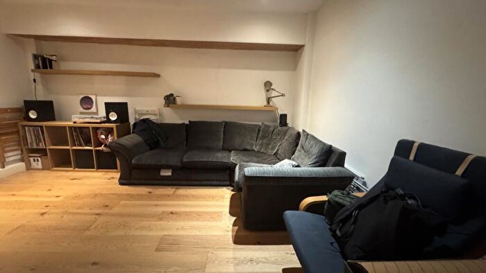 3 Bedroom Flat To Rent In Freegrove Road, Islington, N7