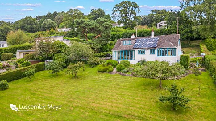 4 Bedroom Detached House For Sale In Knowle Close, Ashburton, Newton Abbot, TQ13
