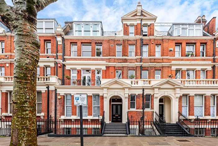 2 Bedroom Flat For Sale In Sutherland Avenue, Little Venice, W9