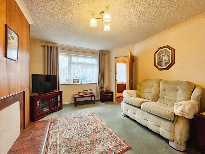 3 Bedroom End Of Terrace House For Sale In New Cheltenham Road, Kingswood, Bristol, South Gloucestershire, BS15