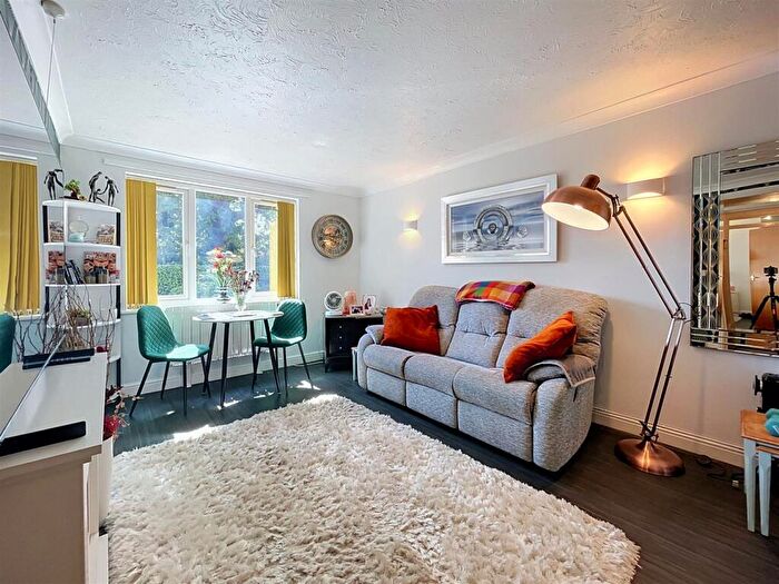 1 Bedroom Apartment For Sale In Warwick Road, Kenilworth, CV8