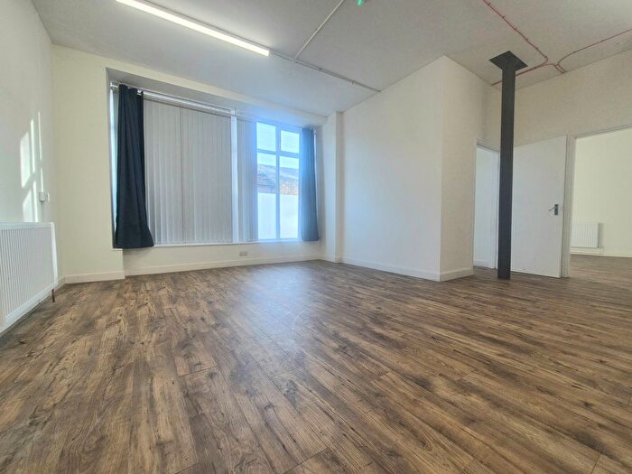 1 Bedroom Flat To Rent In Shay Lane, Halifax, HX2