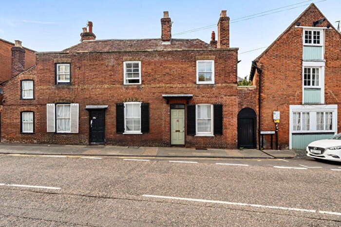 3 Bedroom Semi Detached House For Sale In Oaten Hill, Canterbury, Kent, CT1