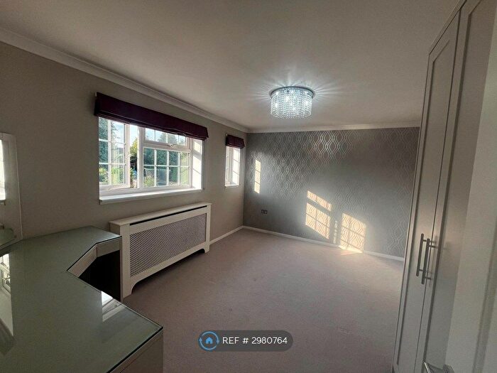 2 Bedroom Terraced House To Rent In Ashampstead Road, Reading, RG30