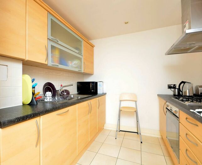 1 Bedroom Flat To Rent In Westferry Point, Isle Of Dogs, London, E14