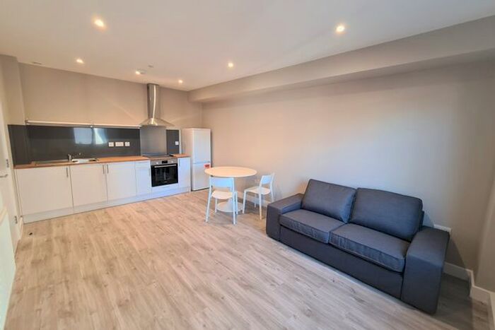 1 Bedroom Flat To Rent In Exchange Road, Watford, WD18