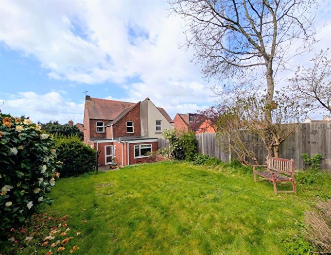 3 Bedroom Semi Detached House For Sale In Fox Elms Road, Tuffley, Gloucester, GL4