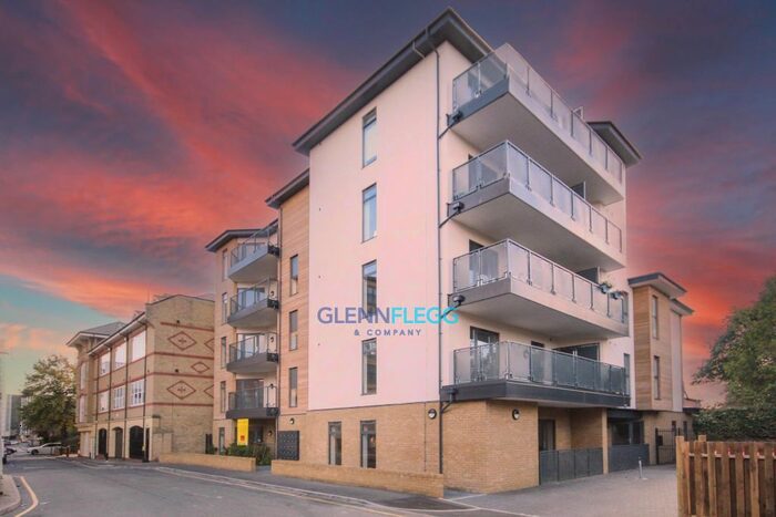 2 Bedroom Flat To Rent In Bishops Road, Slough, SL1