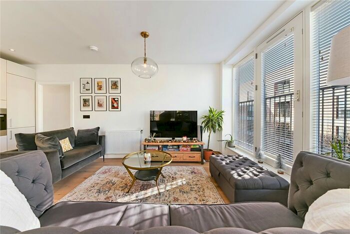 2 Bedroom Flat To Rent In Smeed Road, London, E3