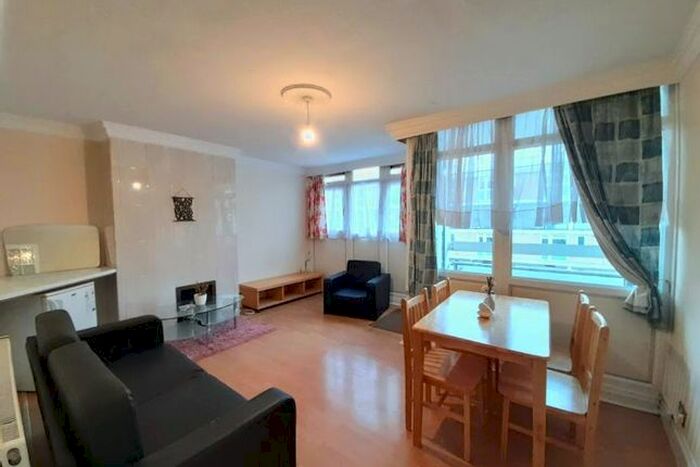 3 Bedroom Flat To Rent In Styles Gardens, Minet Road, Camberwell, London, SW9