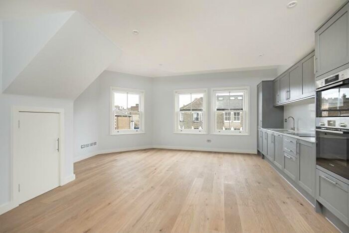 2 Bedroom Flat To Rent In Northcote Road, London, SW11
