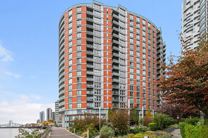 Apartment To Rent In Fairmont Avenue, London, E14