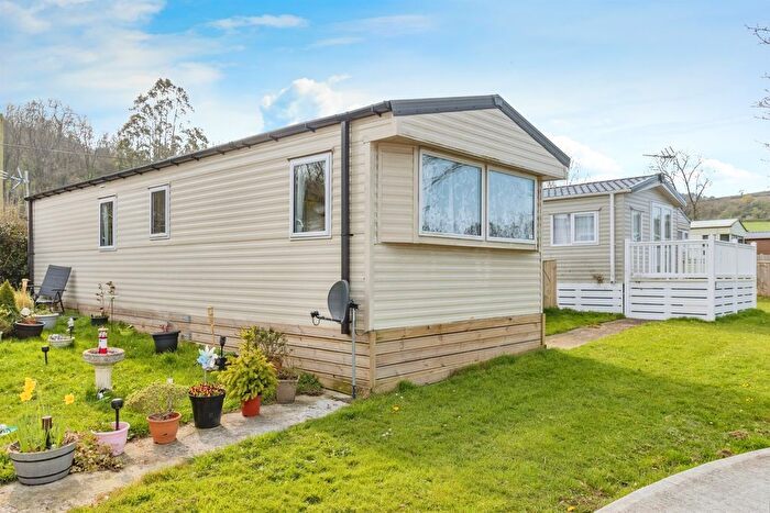 2 Bedroom Park Home For Sale In Lemonford Caravan Park, Bickington, Newton Abbot, TQ12