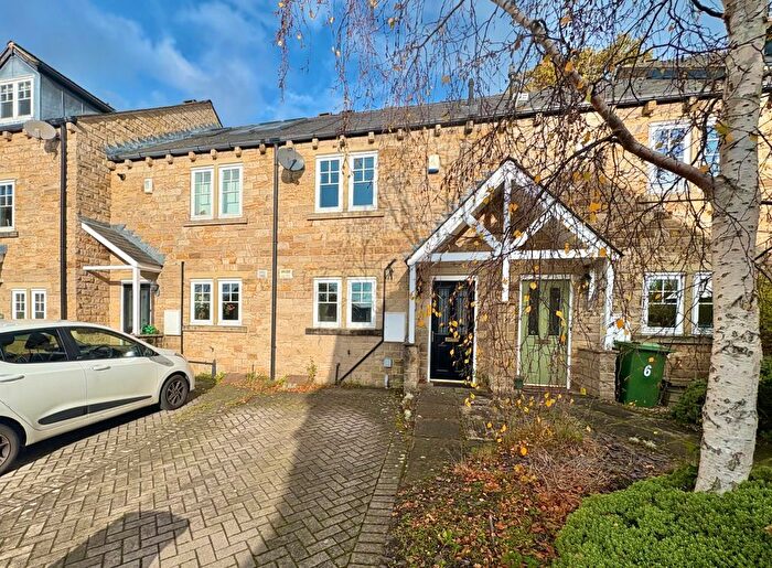 2 Bedroom Detached House To Rent In Stonedene, Meanwood, Leeds, LS6