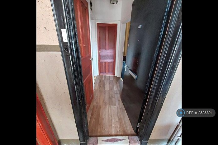 1 Bedroom Flat To Rent In Newlands Road, Glasgow, G44