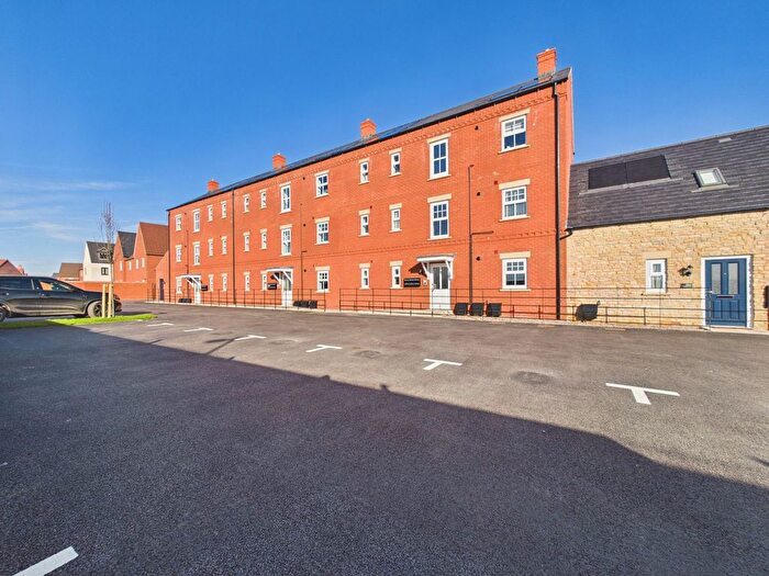 1 Bedroom Flat To Rent In Redcar Road, Towcester, NN12