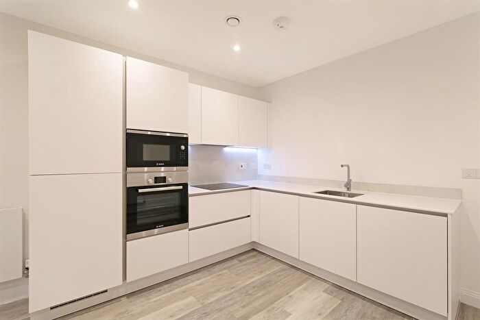 1 Bedroom Flat To Rent In Scena Way, London, SE5