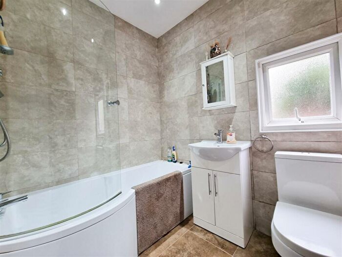 2 Bedroom End Of Terrace House To Rent In Cranmer Road, Croydon, CR0