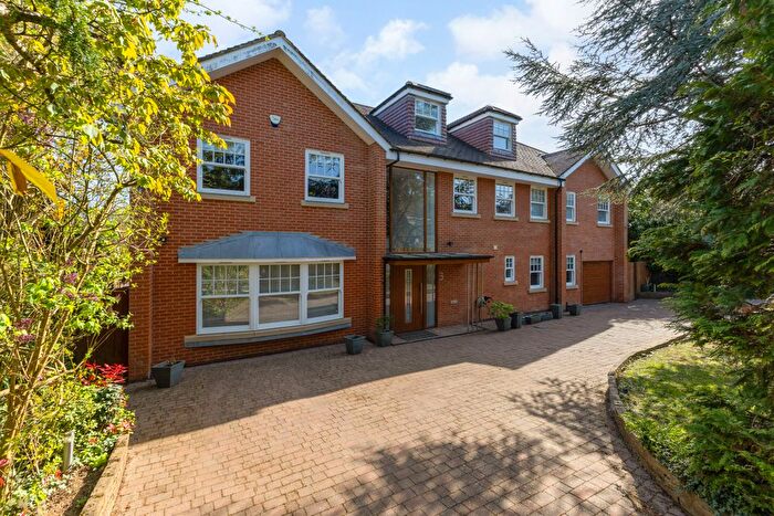 5 Bedroom Detached House For Sale In Valencia Road, Stanmore, HA7