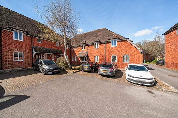 2 Bedroom Flat For Sale In Abbey Gardens, Woolhampton, Reading, RG7
