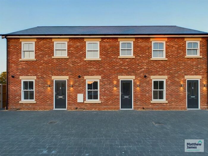 2 Bedroom Terraced House To Rent In High Street North, West Mersea, Colchester, CO5