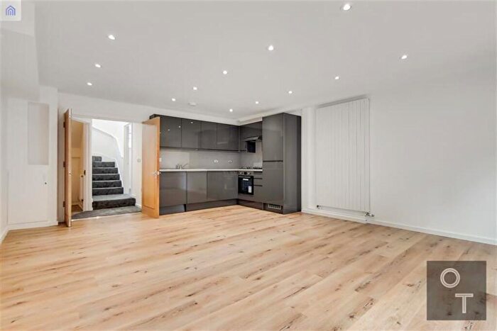 3 Bedroom Maisonette To Rent In Kamen Court, Royal College Street, NW1