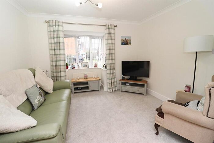 5 Bedroom Detached House For Sale In Holly Grove, Gilberdyke, HU15