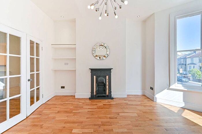 1 Bedroom Flat For Sale In Devonshire Road, Forest Hill, London, SE23
