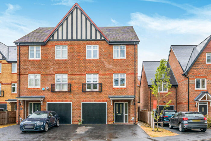 4 Bedroom Semi-Detached House For Sale In Roman Way, Beckenham, BR3