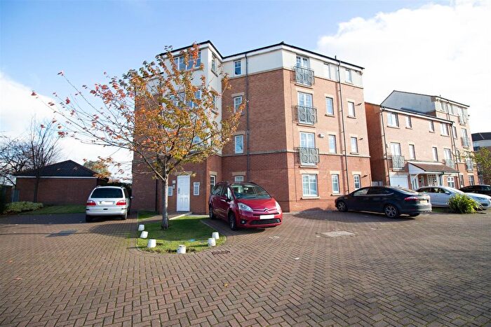 2 Bedroom Flat To Rent In Redgrave Close, St James Village, Gateshead, NE8