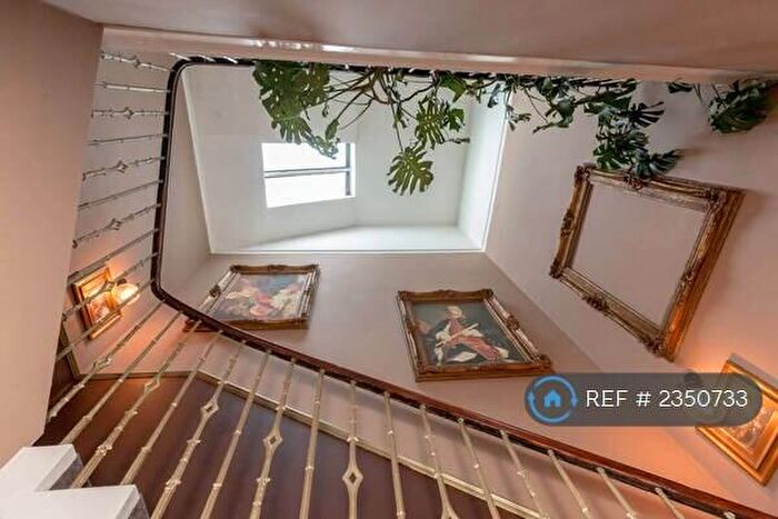 2 Bedroom Flat To Rent In York Place, Edinburgh, EH1