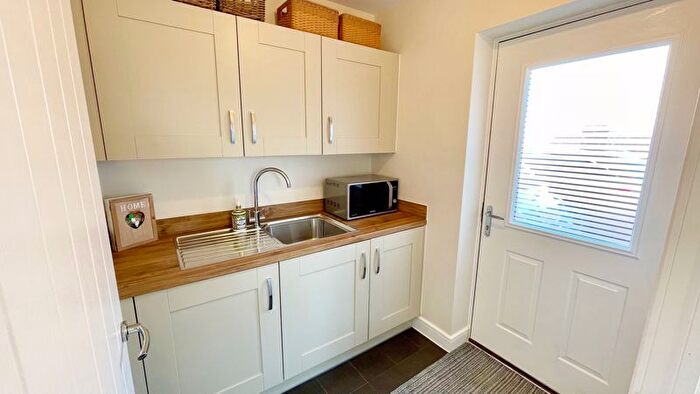 5 Bedroom Detached House For Sale In Field Avenue, Saxilby, Lincoln, LN1