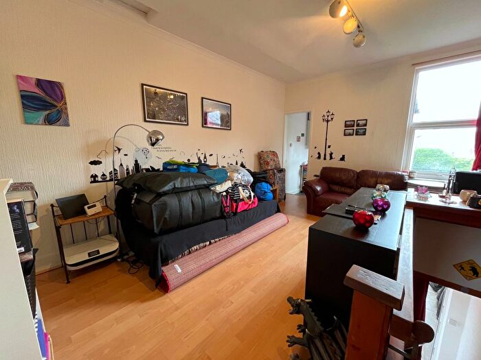 1 Bedroom Flat To Rent In Clarendon Park Road, Clarendon Park, Leicester, LE2