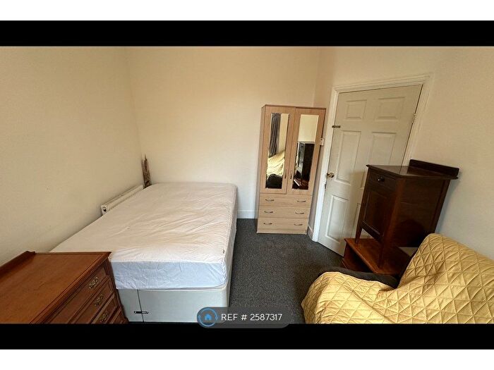 3 Bedroom Flat To Rent In St. Johns Road, Wembley, HA9