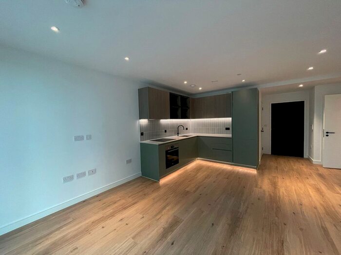 1 Bedroom Flat To Rent In Iris House, London, UB1