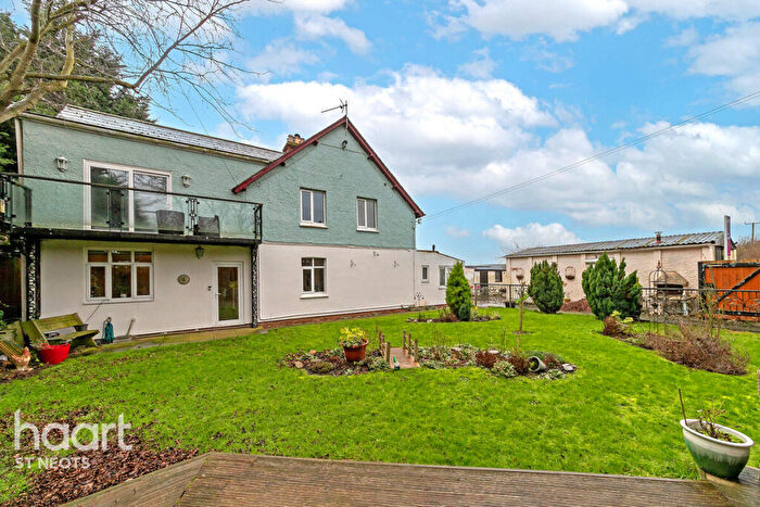 3 Bedroom Semi-Detached House For Sale In Great North Road, Buckden, PE19