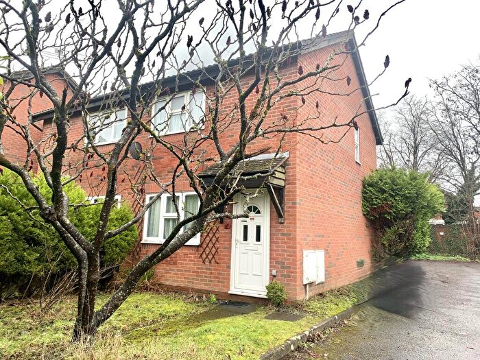 2 Bedroom Semi Detached House To Rent In West End, Southampton, SO18