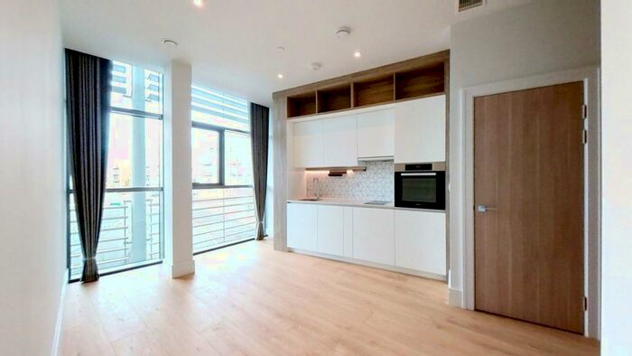 Studio To Rent In Station Road, KT15