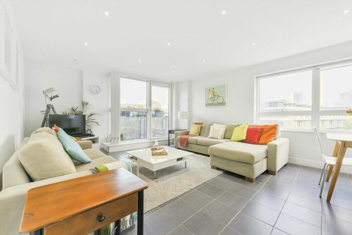 2 Bedroom Flat To Rent In Sanctuary Street, London, SE1