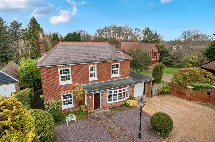 3 Bedroom Detached House For Sale In Green Lane, Lower Swanwick, Southampton, Hampshire, SO31