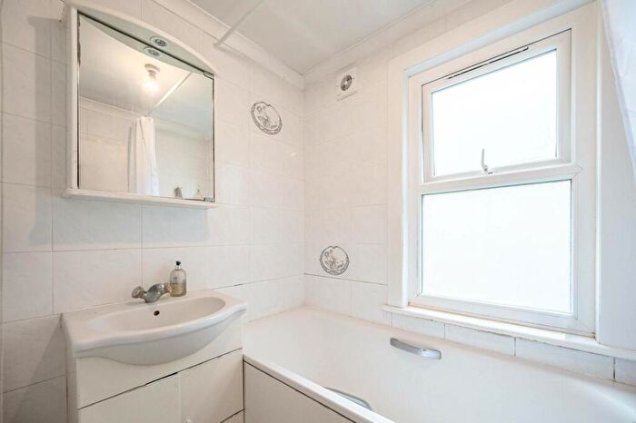6 Bedroom Terraced House For Sale In Burton Road, Brondesbury, London, NW6