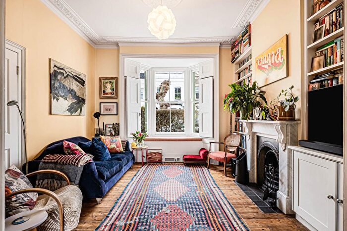 4 Bedroom Terraced House For Sale In Dunlace Road, London, E5