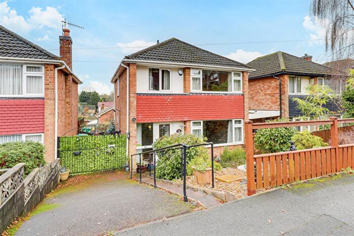 3 Bedroom Detached House For Sale In Revelstoke Way, Rise Park, Nottinghamshire, NG5