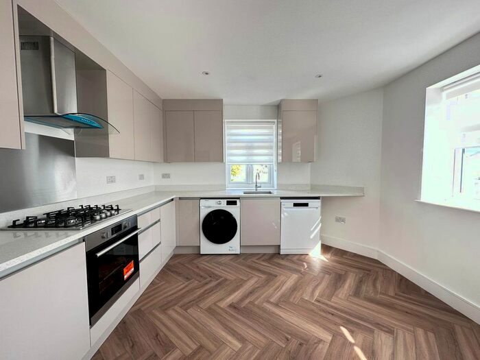 2 Bedroom Flat To Rent In Cowley Mill Road, Cowley, Uxbridge, UB8