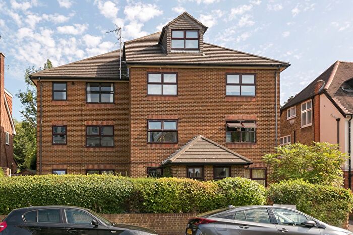 2 Bedroom Flat To Rent In Lewin Road, London, SW16